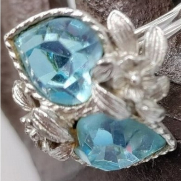 Vintage Sarah Coventry "Love Story" Ring Blue Double Hearts Size 7 Adjustable - Picture 2 of 2